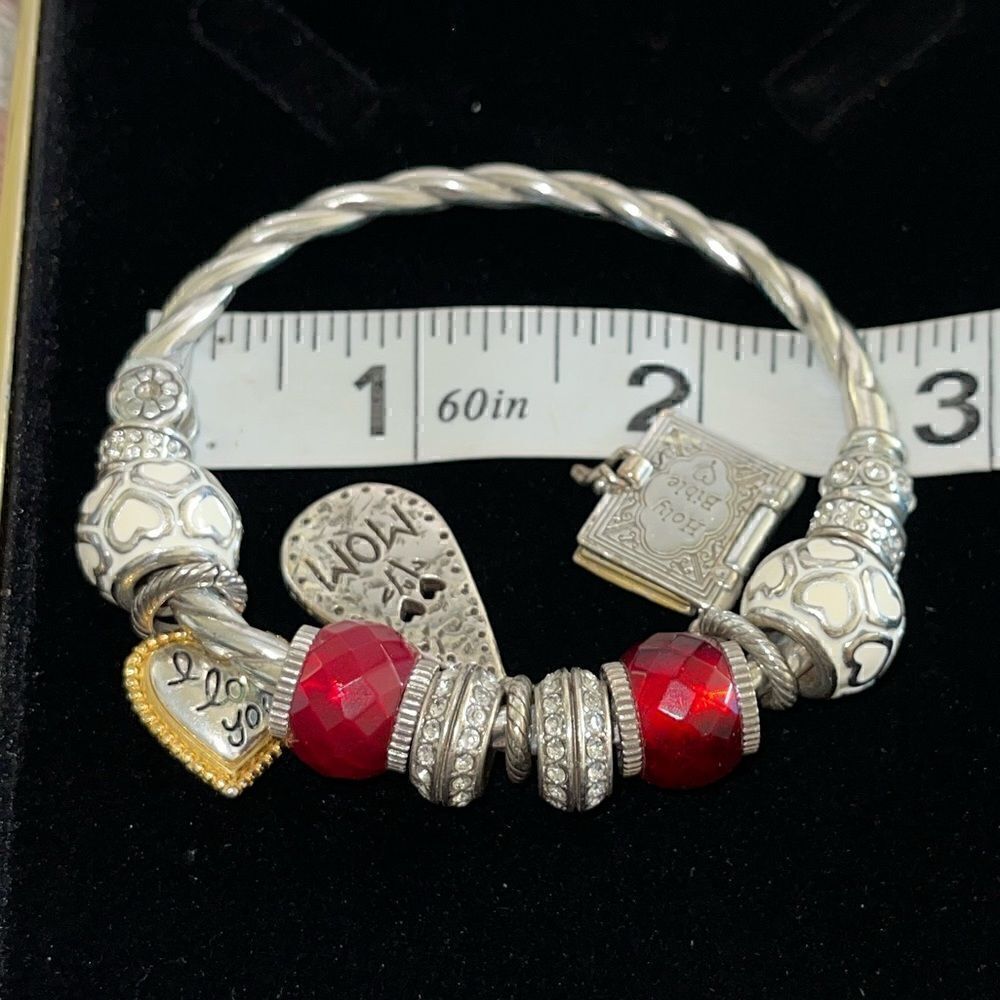 Red charm bracelet - Picture 7 of 7